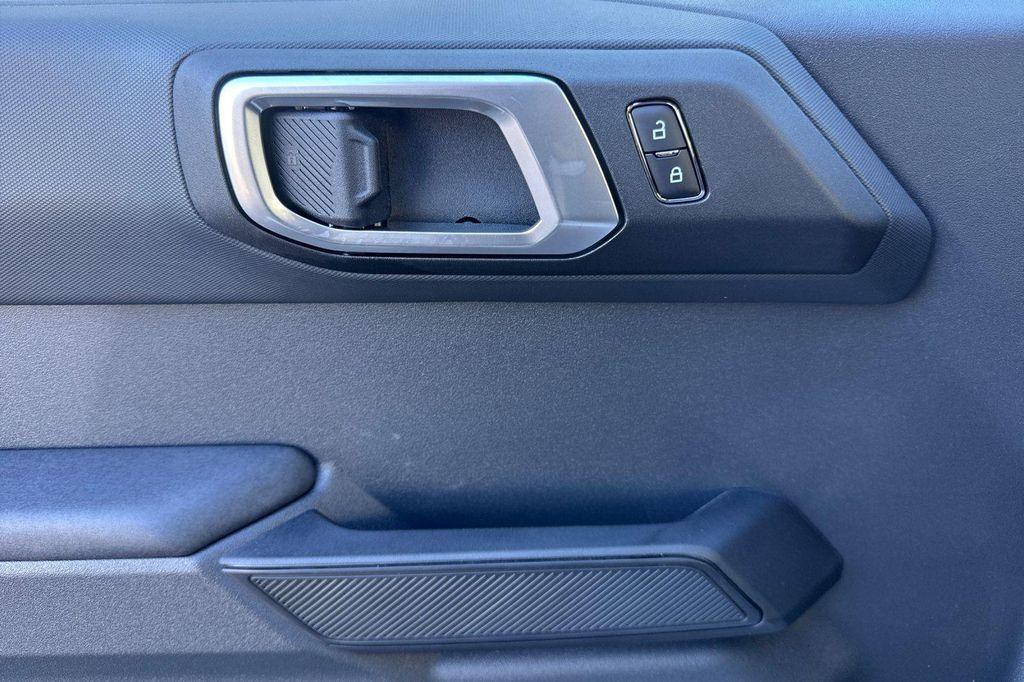 new 2025 Ford Bronco car, priced at $45,246