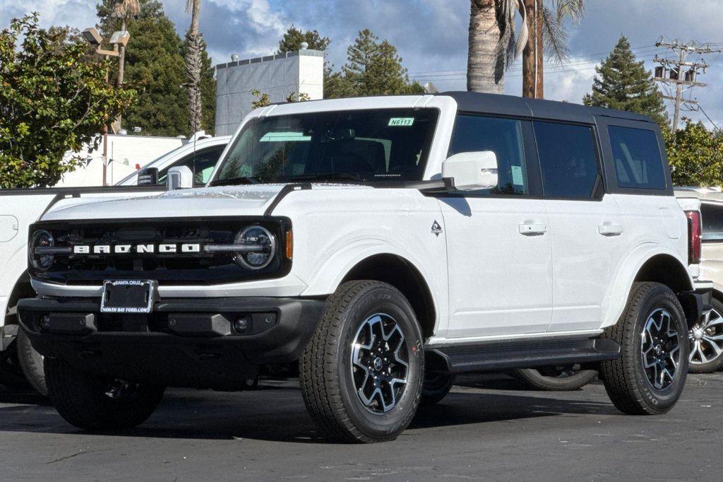 new 2025 Ford Bronco car, priced at $55,563