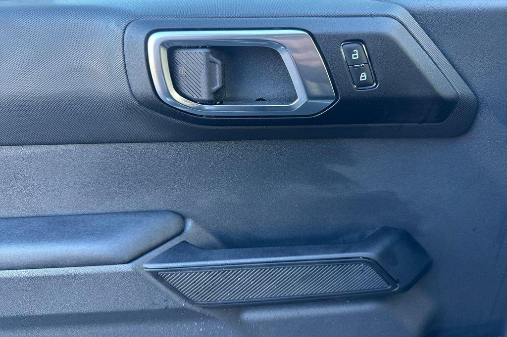 new 2025 Ford Bronco car, priced at $48,850