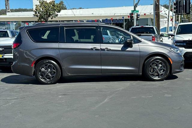 used 2021 Chrysler Pacifica Hybrid car, priced at $30,685