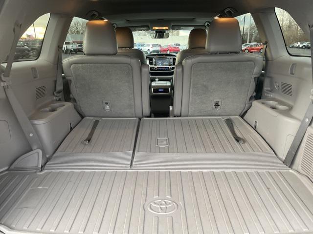 used 2018 Toyota Highlander car, priced at $26,500