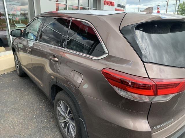 used 2019 Toyota Highlander car, priced at $17,995