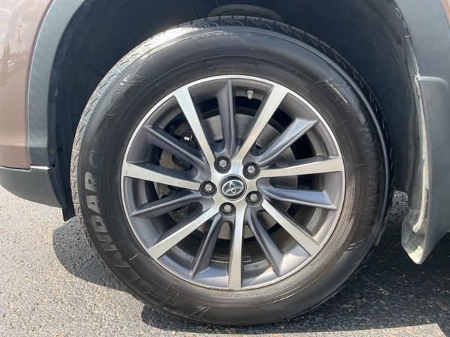 used 2019 Toyota Highlander car, priced at $13,995
