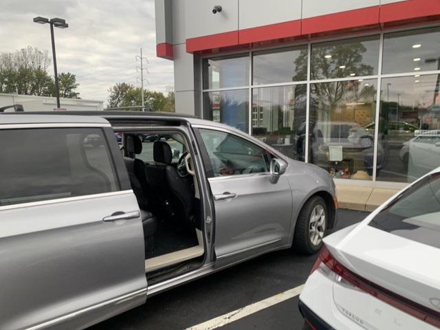 used 2017 Chrysler Pacifica car, priced at $10,995