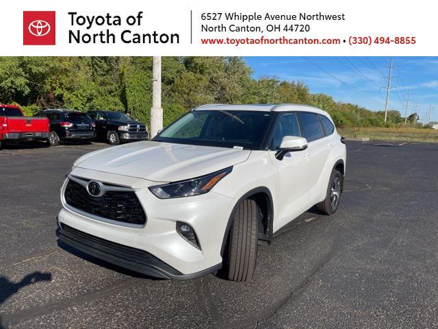 used 2024 Toyota Highlander car, priced at $41,995
