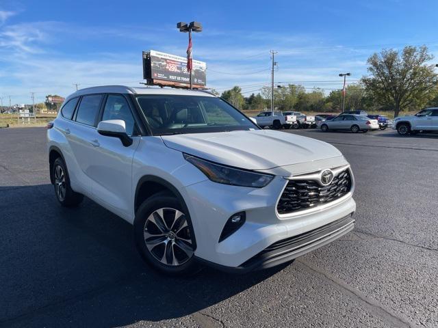 used 2024 Toyota Highlander car, priced at $41,995