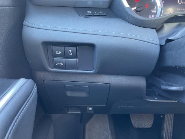 used 2024 Toyota Highlander car, priced at $41,995