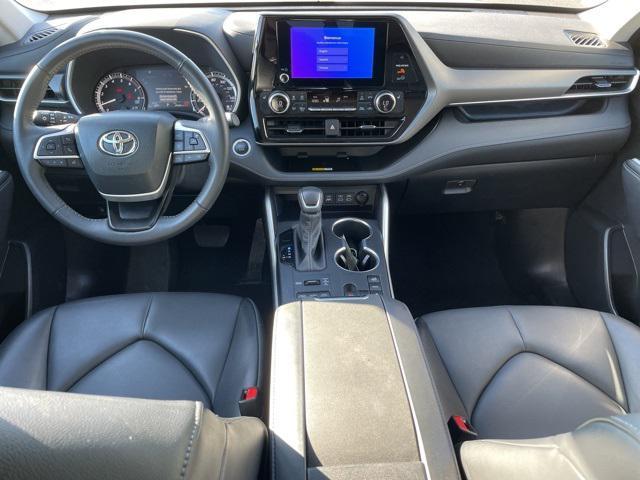 used 2024 Toyota Highlander car, priced at $41,995