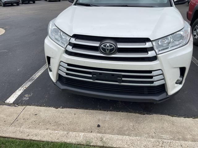 used 2019 Toyota Highlander car, priced at $25,995