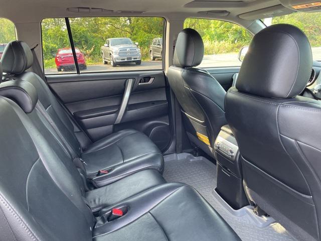 used 2012 Toyota Highlander car, priced at $10,995