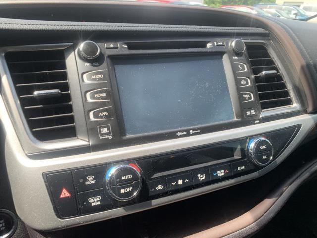 used 2015 Toyota Highlander car, priced at $17,995