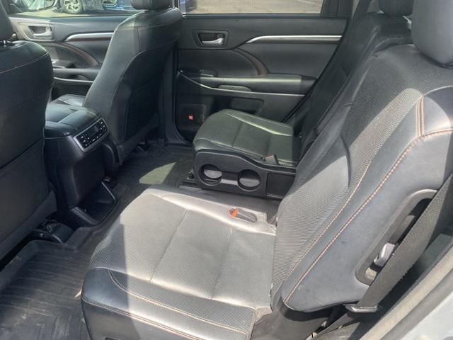 used 2015 Toyota Highlander car, priced at $17,995