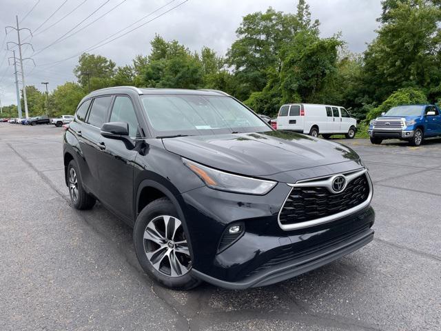 used 2022 Toyota Highlander car, priced at $36,995