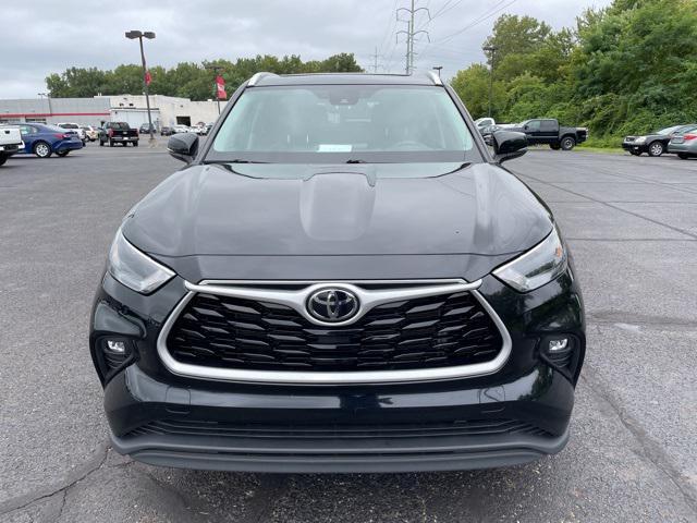 used 2022 Toyota Highlander car, priced at $36,995
