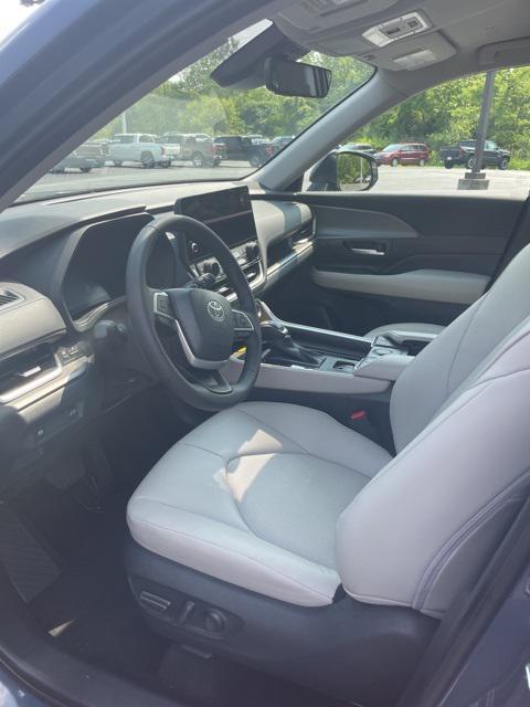 used 2025 Toyota Grand Highlander car, priced at $48,995