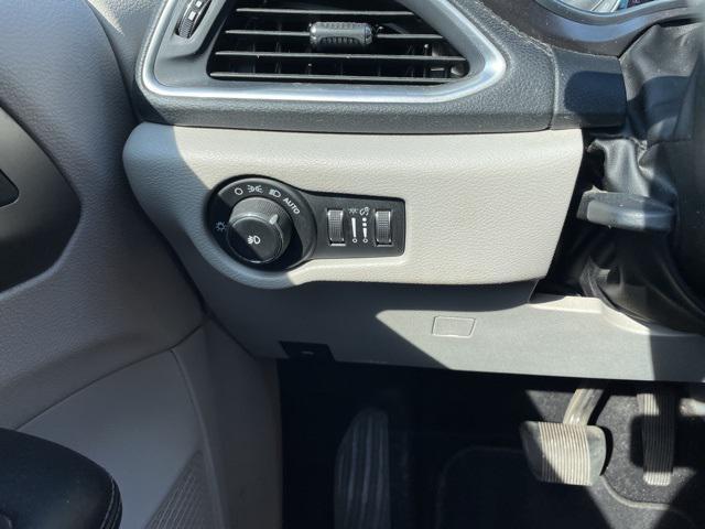 used 2018 Chrysler Pacifica car, priced at $9,995