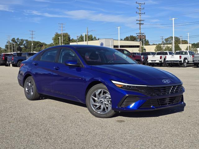 new 2025 Hyundai Elantra HEV car, priced at $26,545