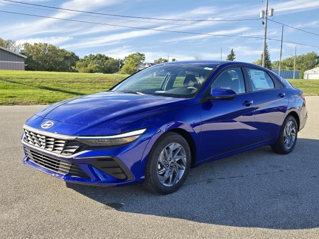 new 2025 Hyundai Elantra HEV car, priced at $26,545