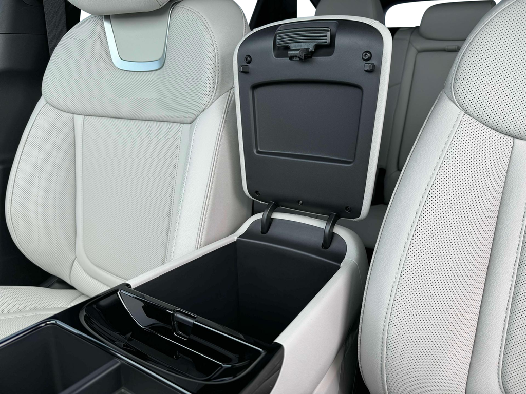 new 2025 Hyundai TUCSON Hybrid car, priced at $40,349