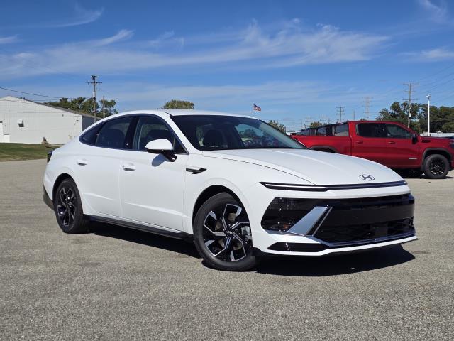 new 2024 Hyundai Sonata car, priced at $29,659