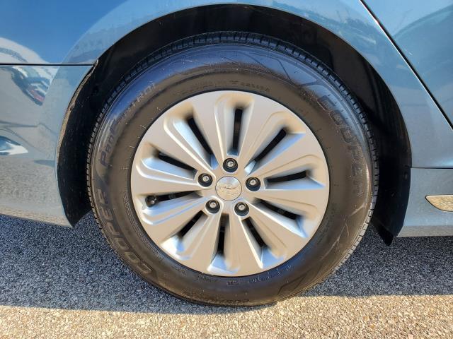 used 2016 Hyundai Sonata Hybrid car, priced at $6,399