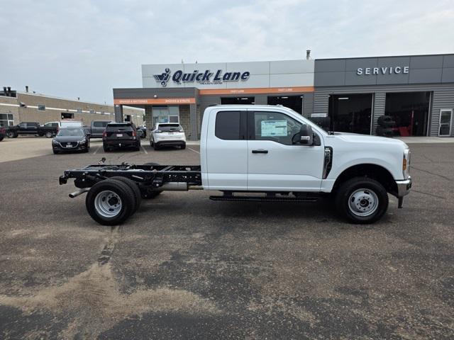 new 2025 Ford F-350 car, priced at $62,925