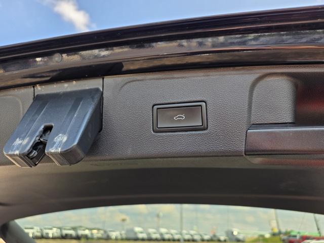 used 2022 Volkswagen Atlas car, priced at $21,400