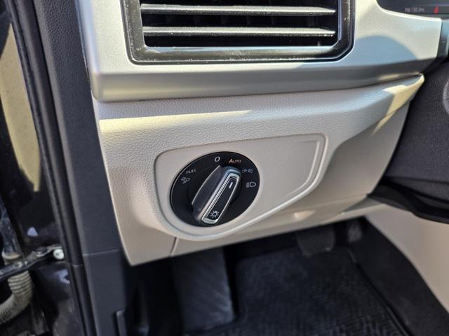 used 2022 Volkswagen Atlas car, priced at $21,400