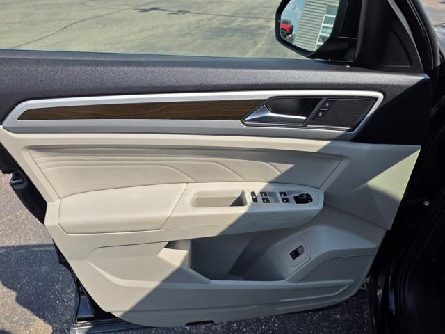 used 2022 Volkswagen Atlas car, priced at $21,400