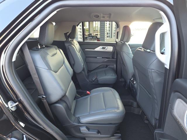 new 2025 Ford Explorer car, priced at $45,400