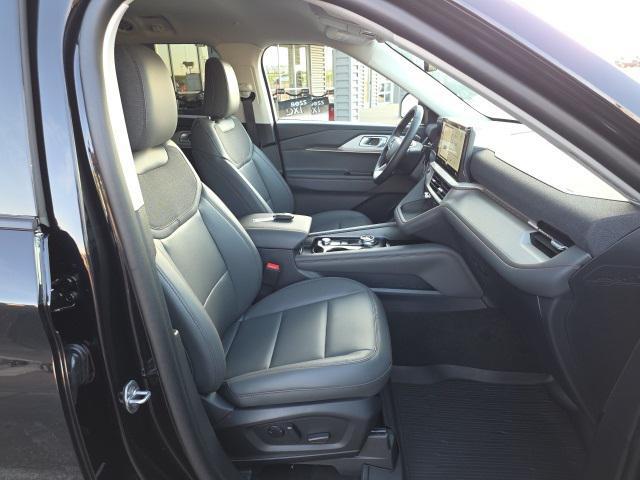 new 2025 Ford Explorer car, priced at $45,400