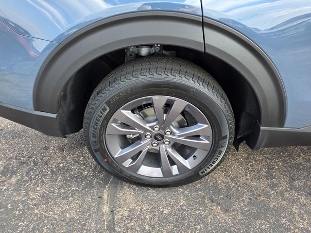 new 2025 Ford Explorer car, priced at $47,816