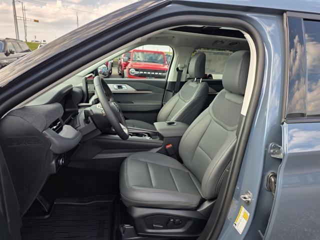 new 2025 Ford Explorer car, priced at $47,816