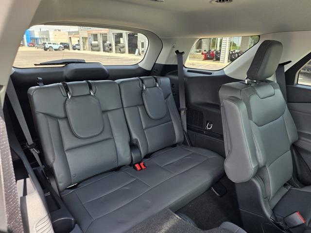 new 2025 Ford Explorer car, priced at $45,392