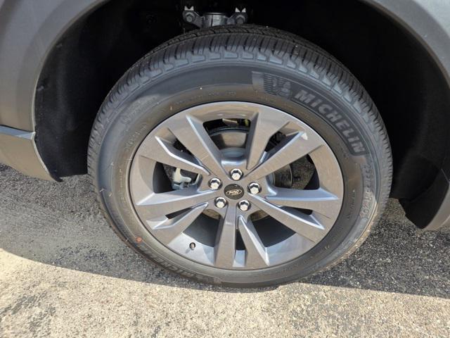 new 2025 Ford Explorer car, priced at $45,392