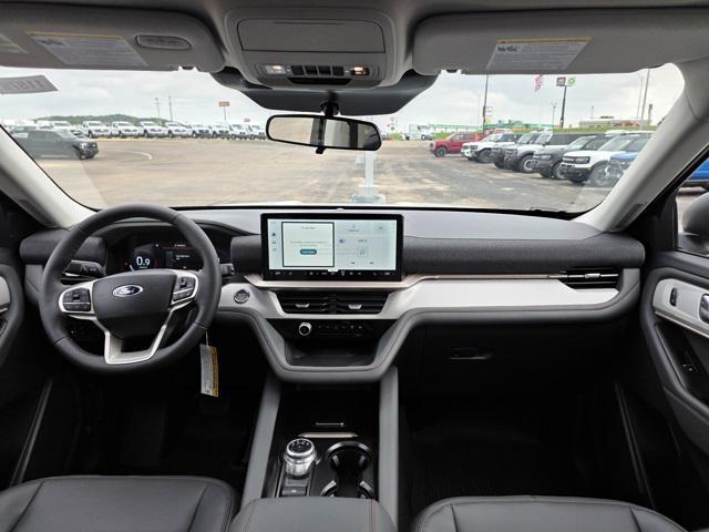 new 2025 Ford Explorer car, priced at $48,670