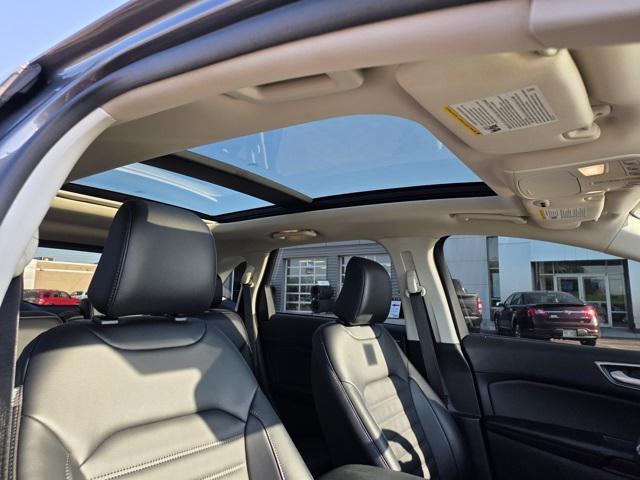 used 2024 Ford Edge car, priced at $30,900