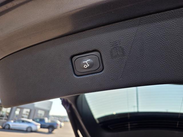 used 2024 Ford Edge car, priced at $30,900
