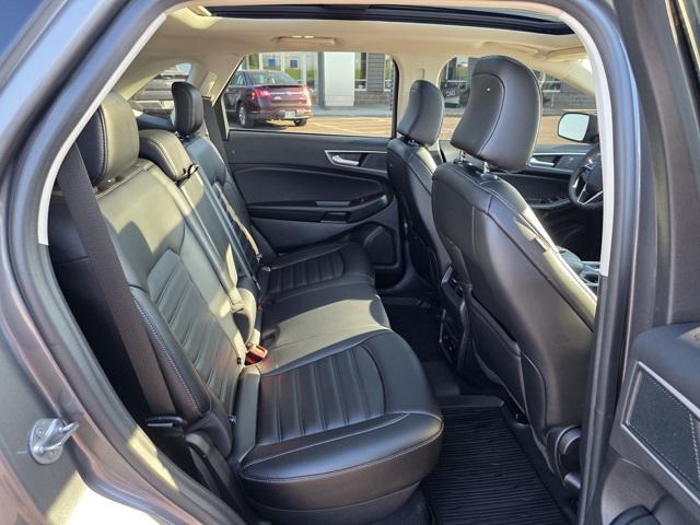 used 2024 Ford Edge car, priced at $30,900