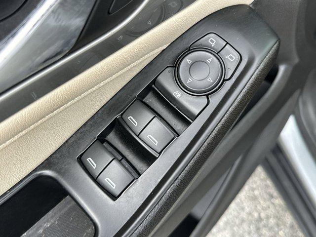 used 2023 Chevrolet Traverse car, priced at $28,499