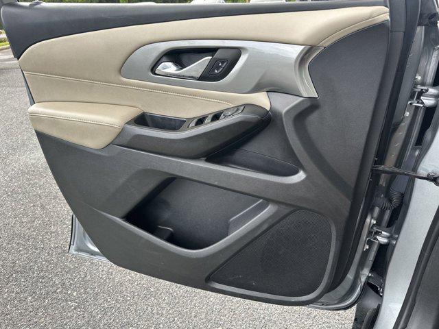 used 2023 Chevrolet Traverse car, priced at $28,499