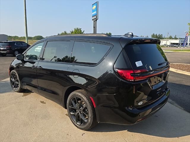 new 2024 Chrysler Pacifica car, priced at $52,883