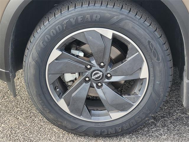 used 2024 Nissan Rogue car, priced at $25,266