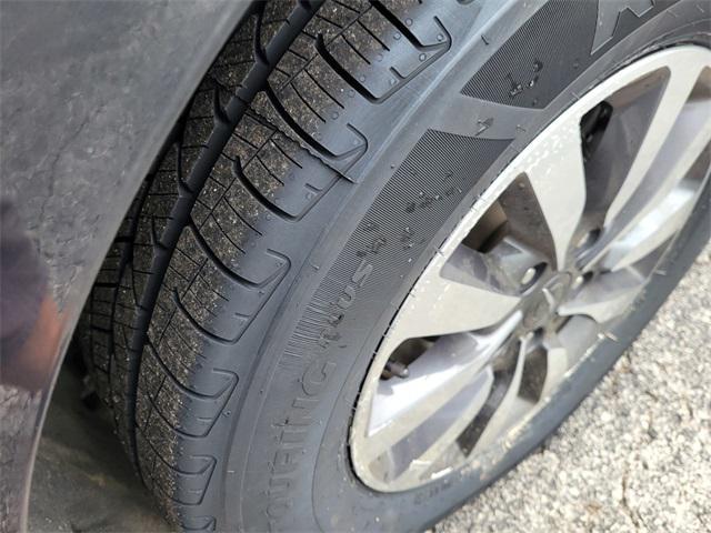 used 2021 Chrysler Pacifica Hybrid car, priced at $20,826