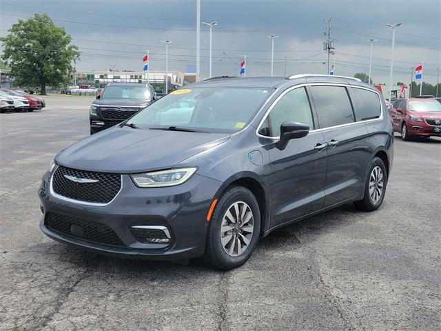 used 2021 Chrysler Pacifica Hybrid car, priced at $20,826