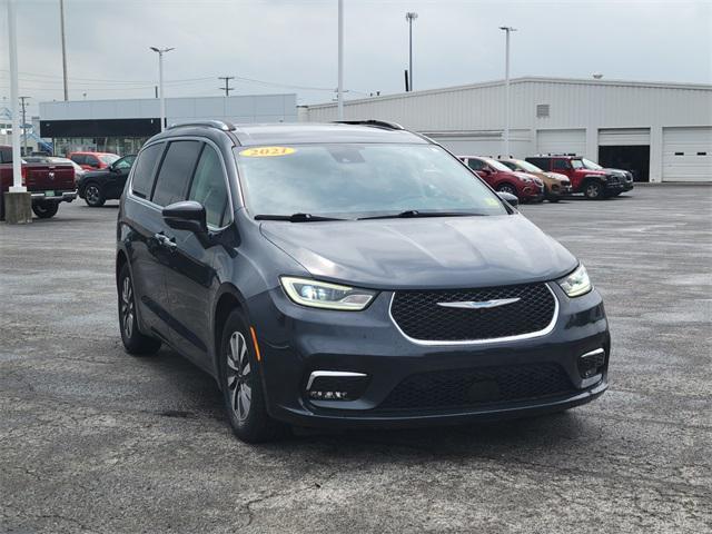 used 2021 Chrysler Pacifica Hybrid car, priced at $20,826