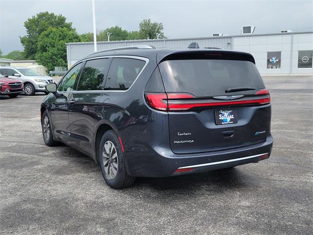 used 2021 Chrysler Pacifica Hybrid car, priced at $20,826