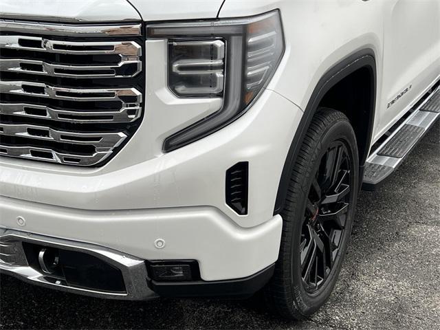 new 2025 GMC Sierra 1500 car, priced at $73,639