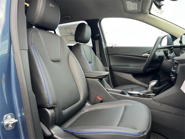 new 2025 Buick Encore GX car, priced at $30,175