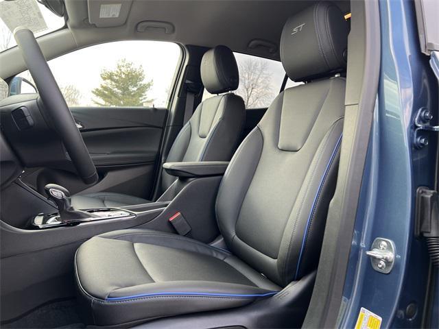 new 2025 Buick Encore GX car, priced at $30,175